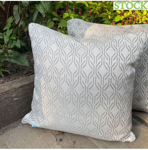 Southbeach 164 White/Ash Grey (Light) 18" Scatter Cover Only